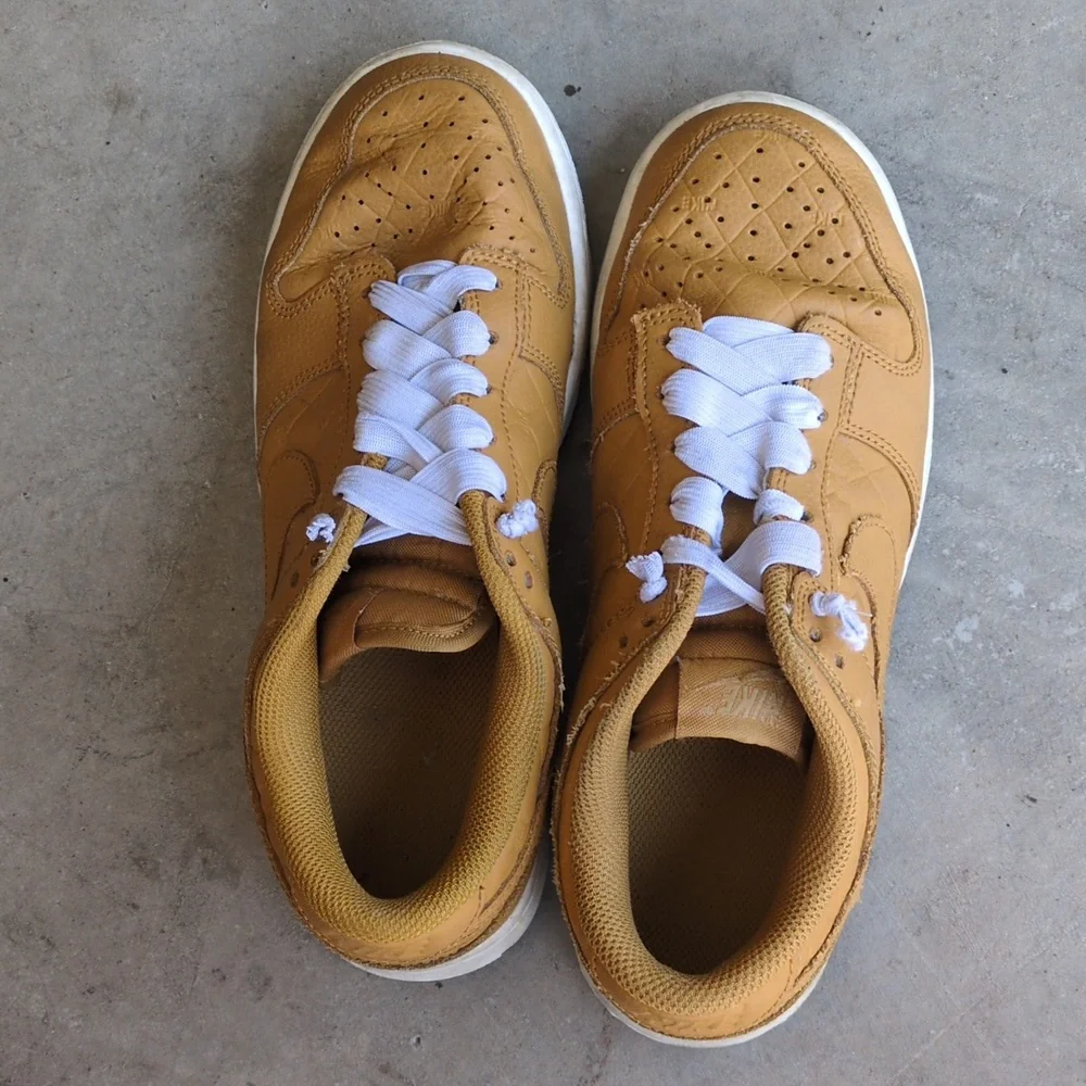 Nike Low Dunk Quilted Wheat‎ Womens Sneakers Size 7.5